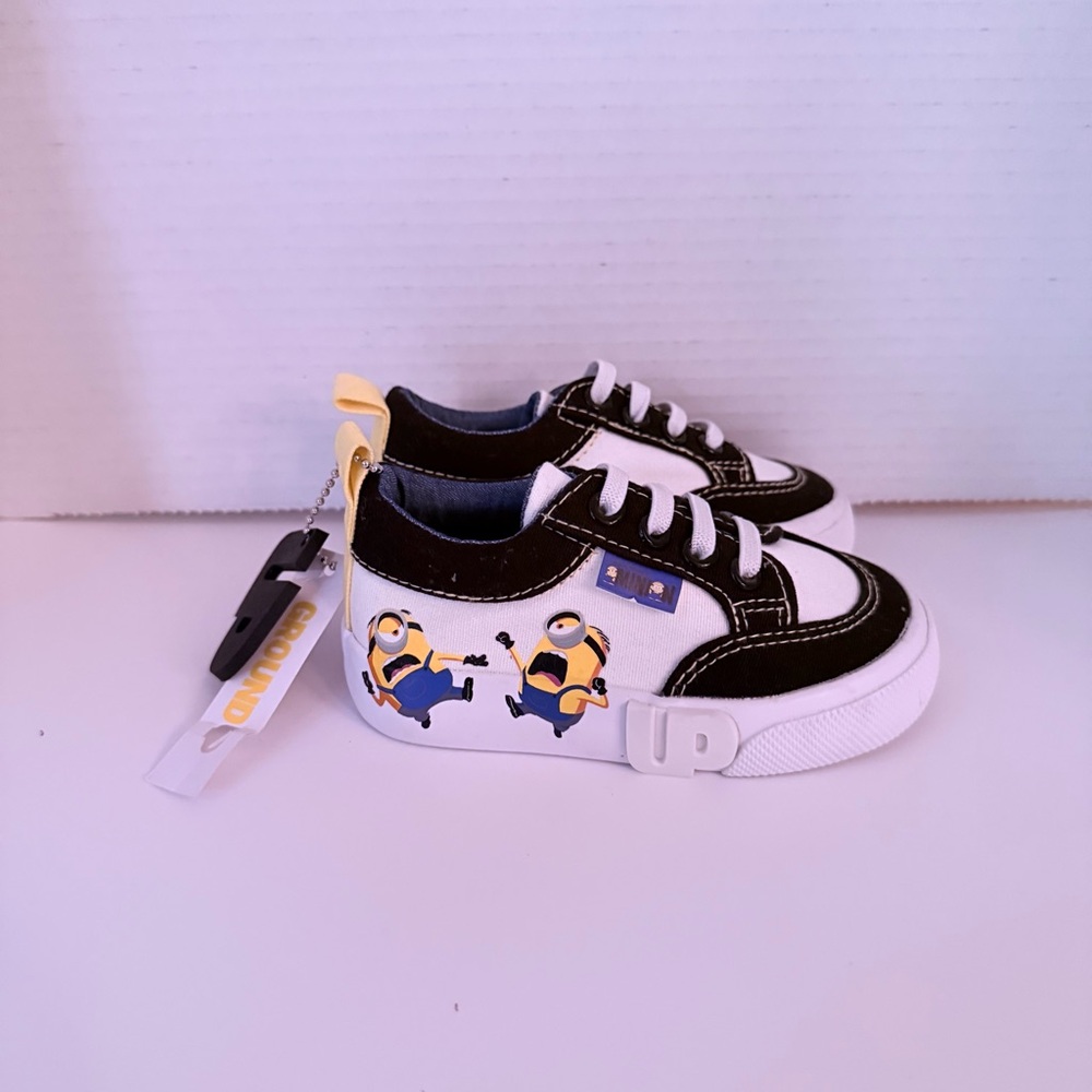 Ground up minions Black and White Graphic Print Skateboard Sneakers toddler 6